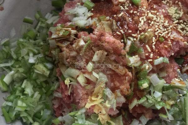 猪肉大葱馄饨的做法图解2