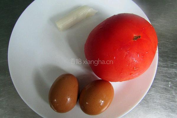 番茄汁鸡蛋干拌面的做法图解1