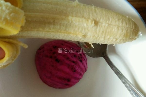 火龙果香蕉奶昔的做法图解1