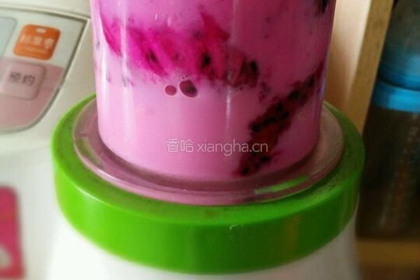 火龙果香蕉奶昔的做法图解5