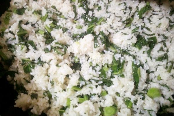 芥蓝炒饭的做法图解5