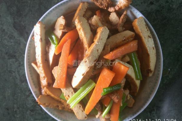 瘦肉炒豆干的做法图解7