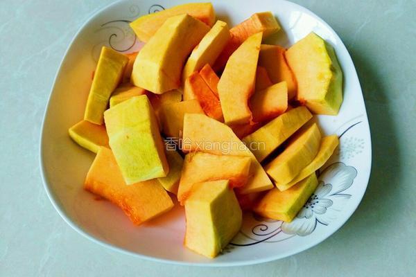  南瓜爆浆红糖烤饼的做法图解1