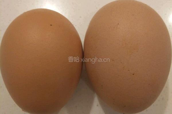黑芝麻虾皮鸡蛋糕的做法图解1