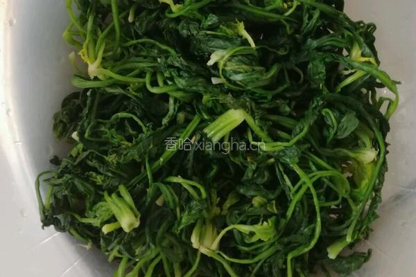 荠菜饺子的做法图解2