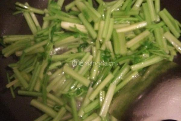 芹菜炒豆腐皮的做法图解2