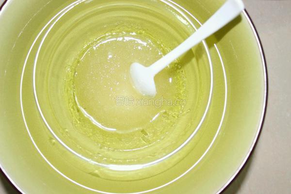 奶油水果蛋糕卷的做法图解2