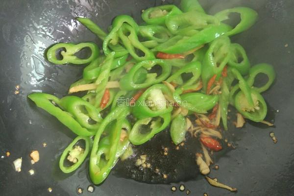 青椒炒鱿鱼的做法图解5