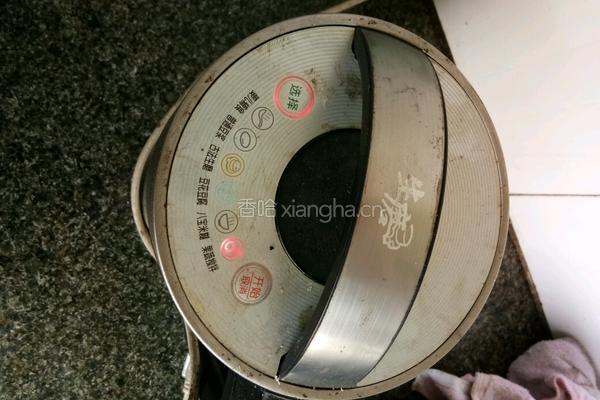 香蕉奶昔的做法图解2