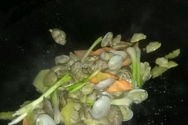 姜葱炒蛤蜊的做法图解3