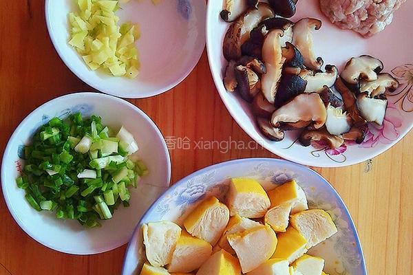 瘦肉香菇黄豆腐的做法图解1