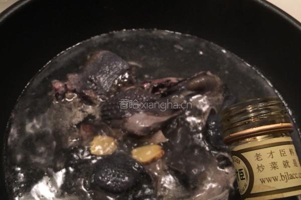 虫草花乌鸡汤的做法图解3