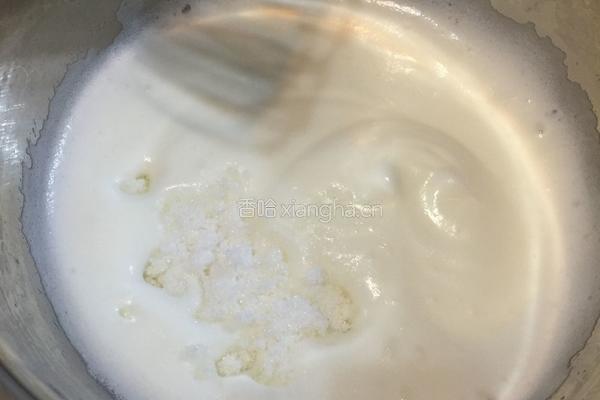 三花淡奶戚风蛋糕的做法图解5