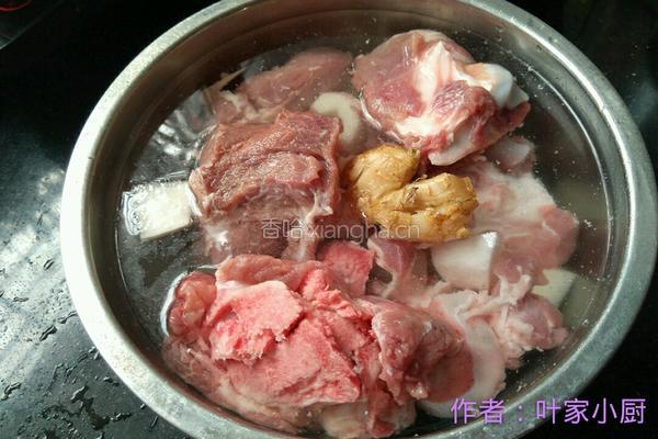 白萝卜大骨汤的做法图解4