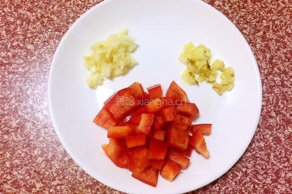 豌豆炒肉丁的做法图解3