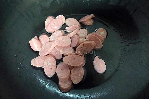 火腿肠炒花菜的做法图解3
