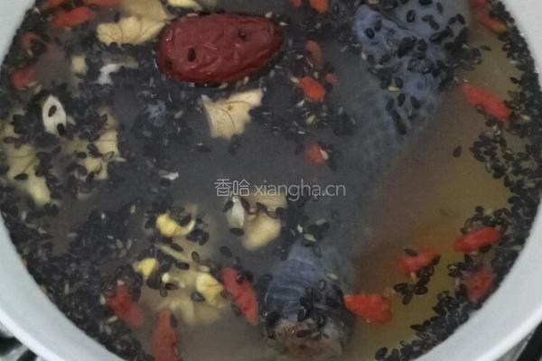 乌鸡腿炖阿胶的做法图解3