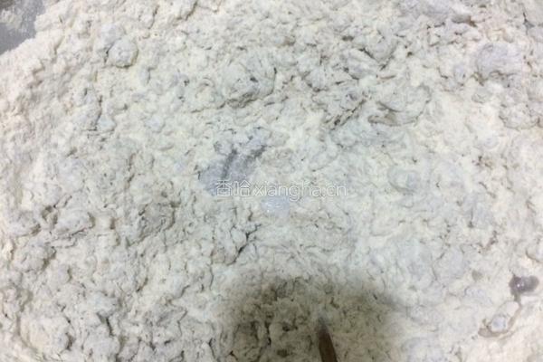 海参香菇玉米包子的做法图解1