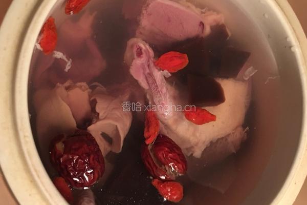 阿胶鸽子汤的做法图解3