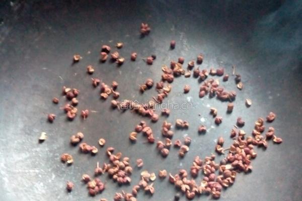 椒盐玫瑰花卷的做法图解2