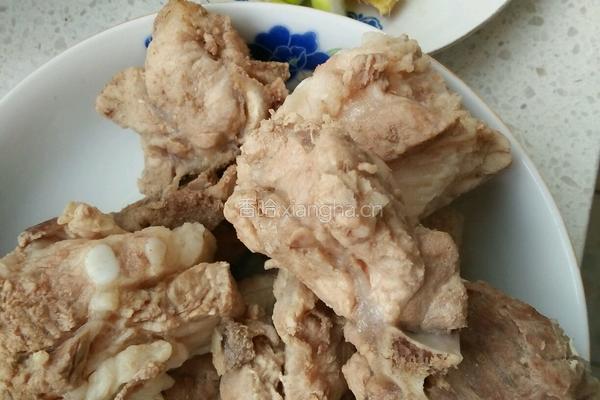 排骨炖土豆的做法图解2