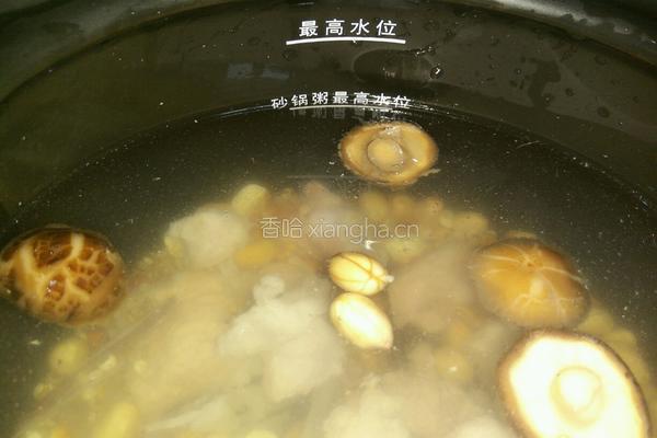 薏米香菇排骨汤的做法图解5