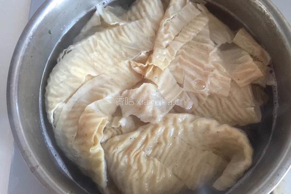 白菜豆芽豆皮拌胡萝卜的做法图解4