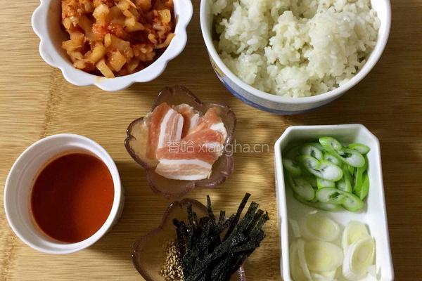 五花肉韩式泡菜炒饭的做法图解1