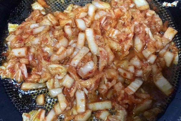 五花肉韩式泡菜炒饭的做法图解3