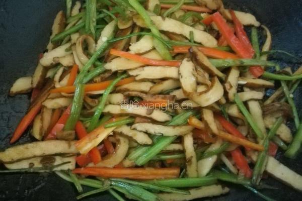 芹菜牛皮香干的做法图解7