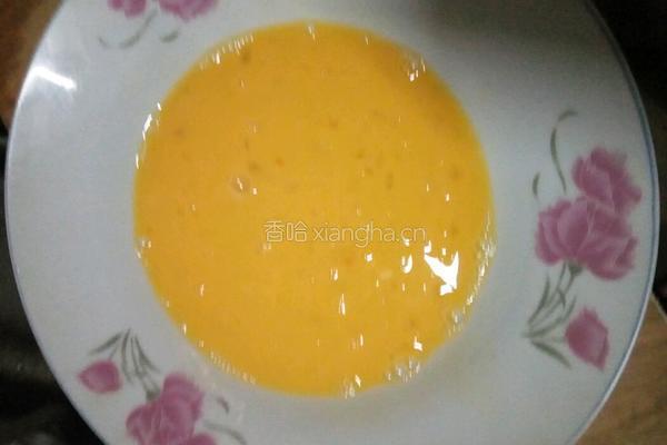 香煎馒头鸡蛋饼的做法图解2