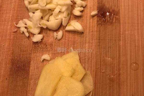 蒜苔炒腊肠的做法图解3