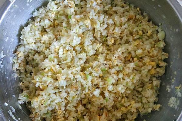 白菜粉条鸡蛋饺子的做法图解2