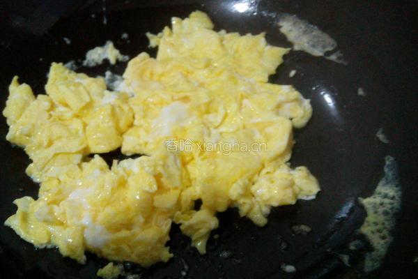 蒜黄炒鸡蛋的做法图解3