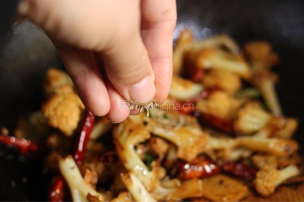 干煸孜然花菜的做法图解10
