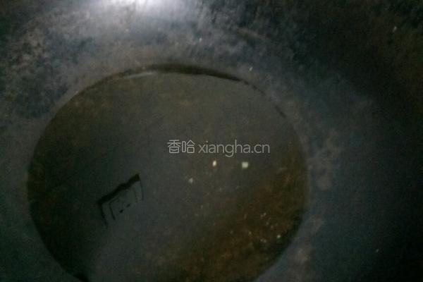 酥花生米的做法图解2