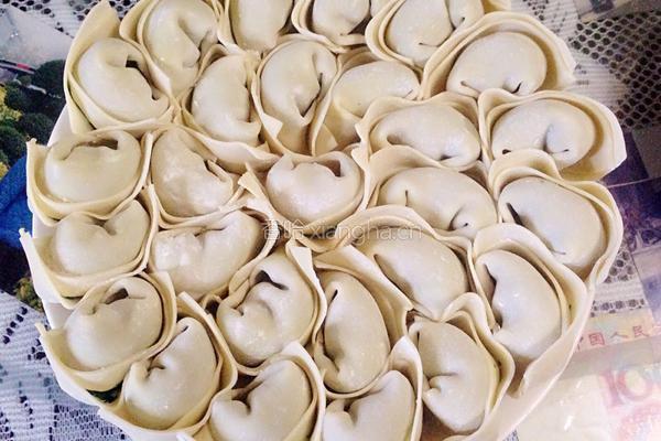 荠菜大馄饨的做法图解7