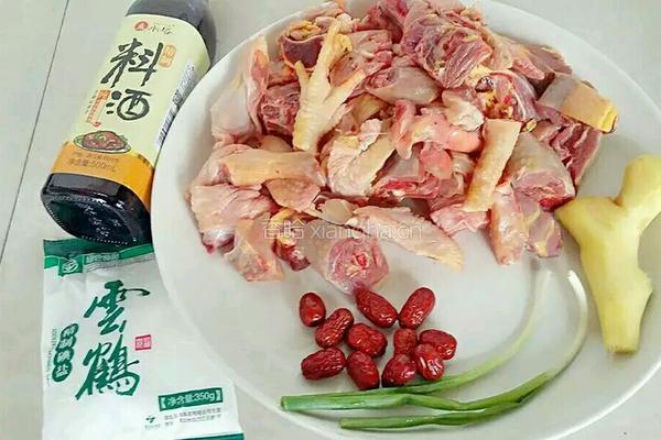 沙罐煨土鸡汤的做法图解1