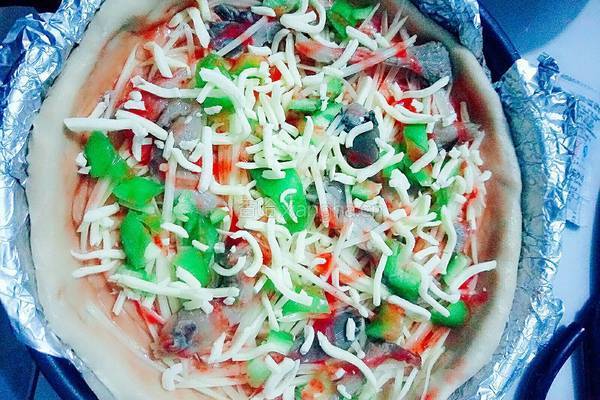 新奥尔良烤肉披萨的做法图解3