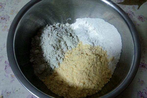 杂粮煎饼（内杂粮排叉）的做法图解1