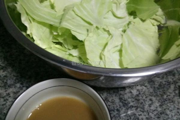 糖醋莲白的做法图解1