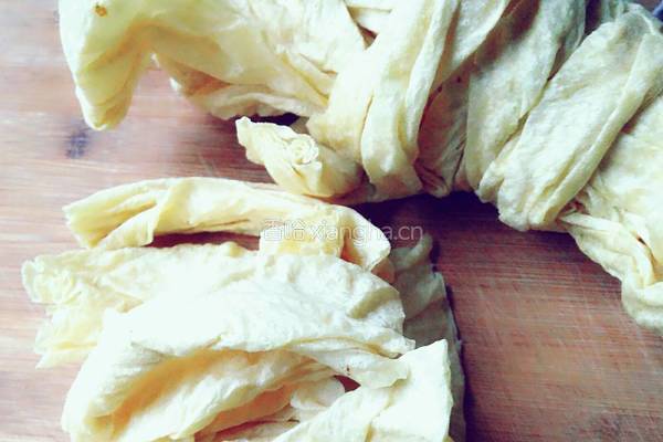 豆结烧白菜的做法图解1