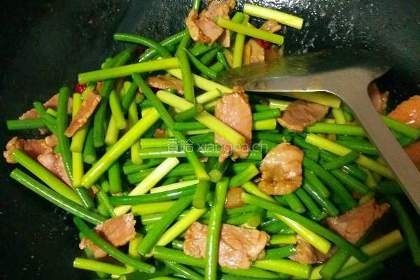 蒜苔炒咸肉的做法图解7