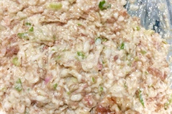芹菜肉饺子的做法图解4