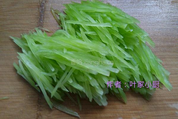 清炒莴笋丝的做法图解2