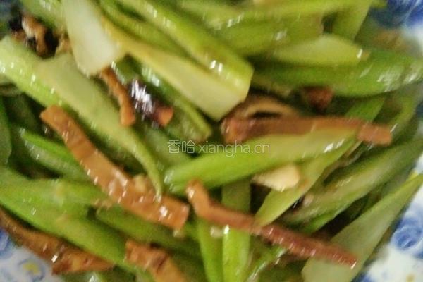 西芹炒鱿鱼干的做法图解7