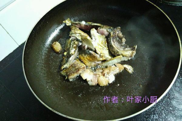 萝卜鱼头汤的做法图解5
