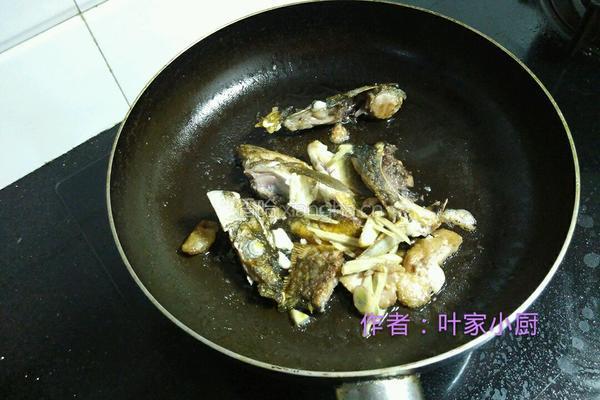萝卜鱼头汤的做法图解6