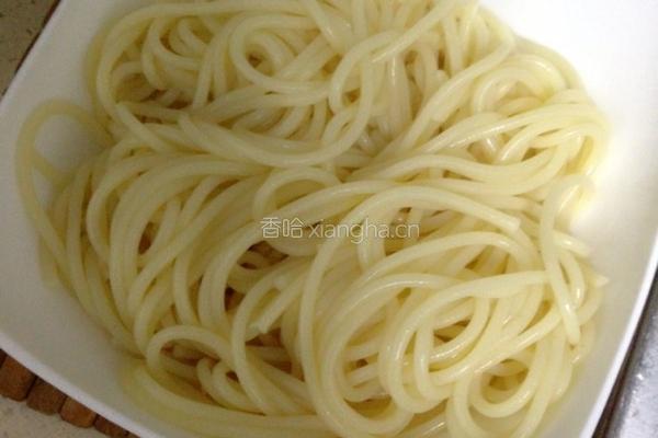 黑椒牛排意面的做法图解4