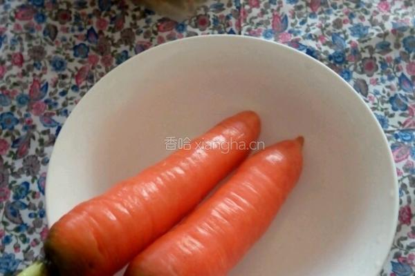 胡萝卜花卷的做法图解1